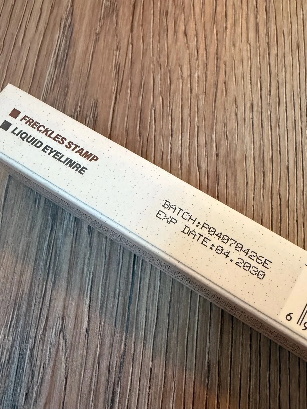 Pagevine Brown Liquid Eyeliner — Vivid Precision Liner & Freckle Stamp